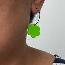 Load image into Gallery viewer, Acrylic Green Flower Earrings