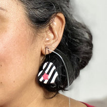 Load image into Gallery viewer, Star Heart Hoops