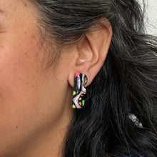 Load image into Gallery viewer, Kaleidoscope Triple Bump model shot