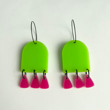Load image into Gallery viewer, Acrylic Green and Pink Fringe
